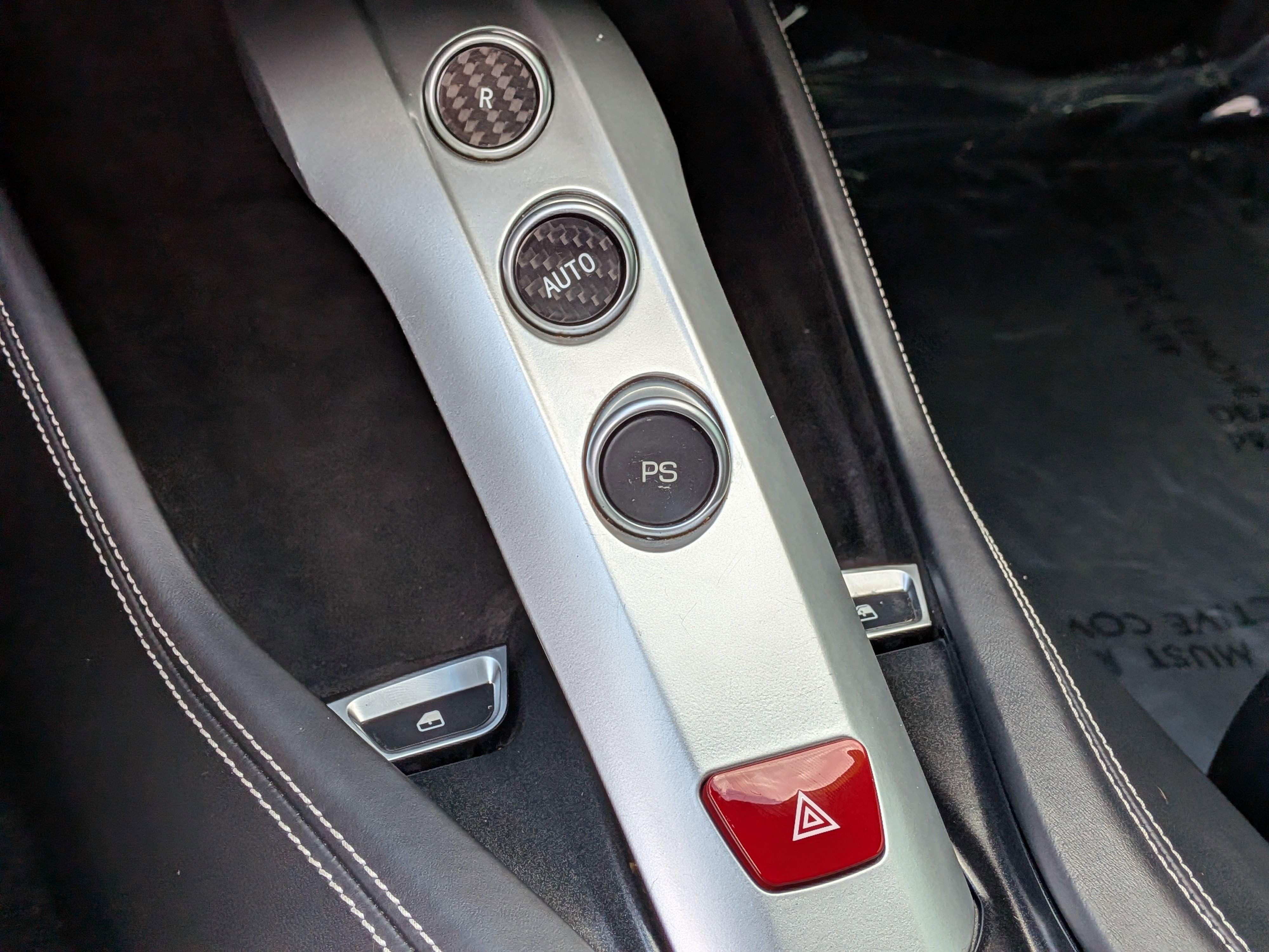 Used 2017 Ferrari California T image 28