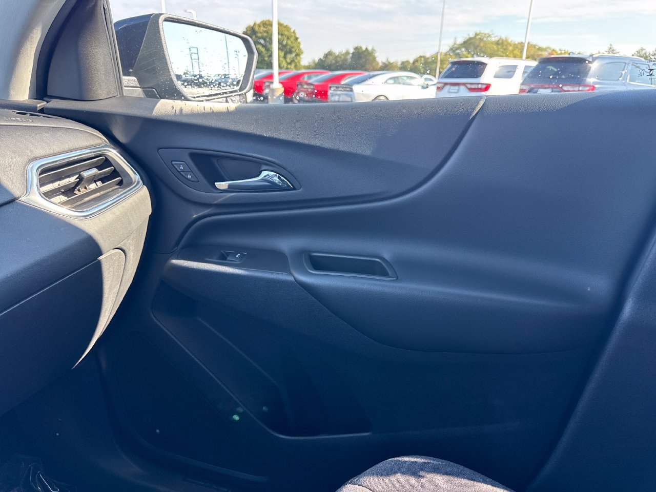 Used 2023 Chevrolet Equinox LT AWD/4WD image 23
