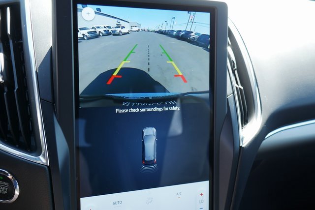 Used 2022 Ford Edge ST image 3