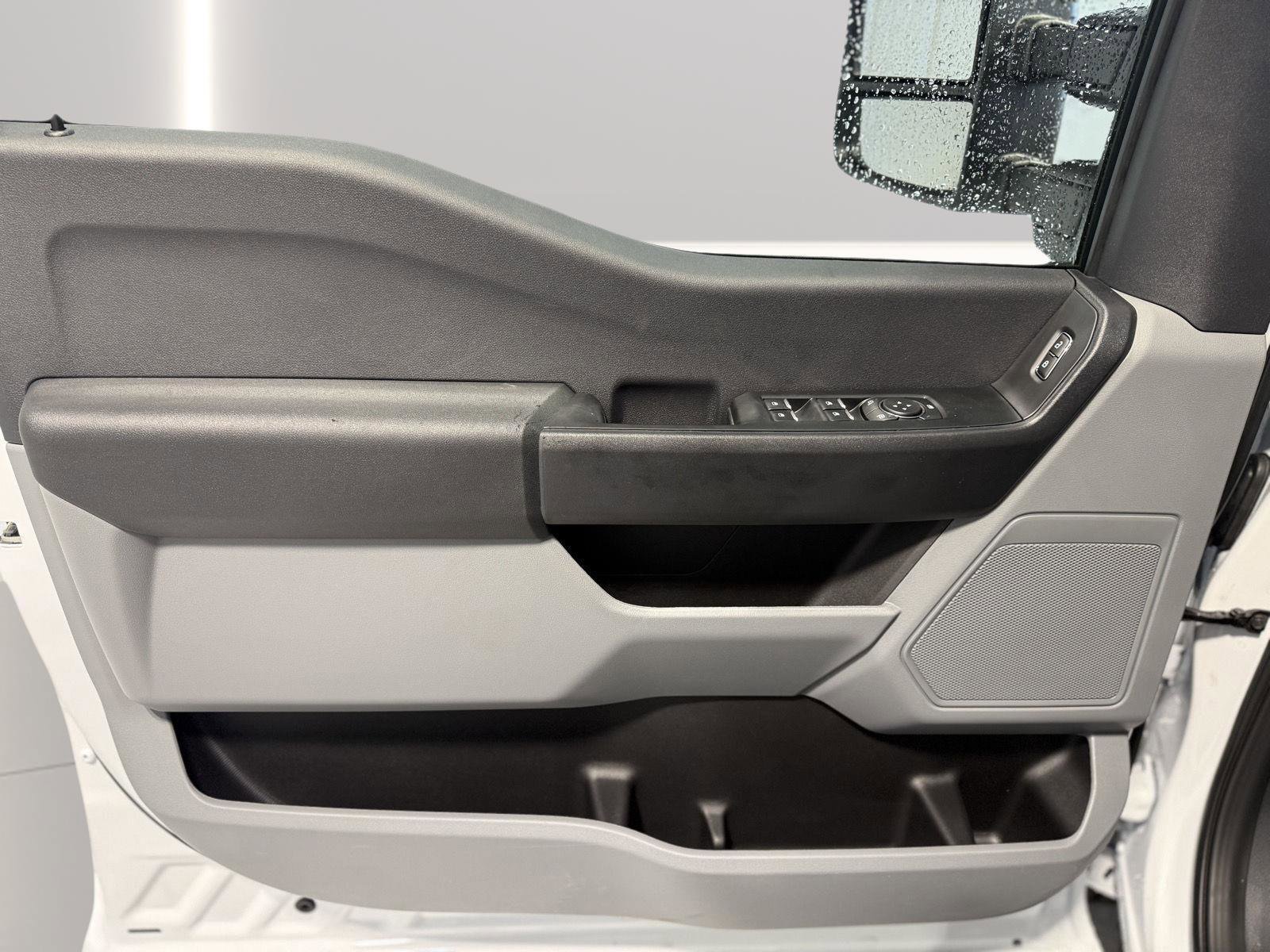 New 2026 Ford F350 XL w/ XL Chrome Package image 65