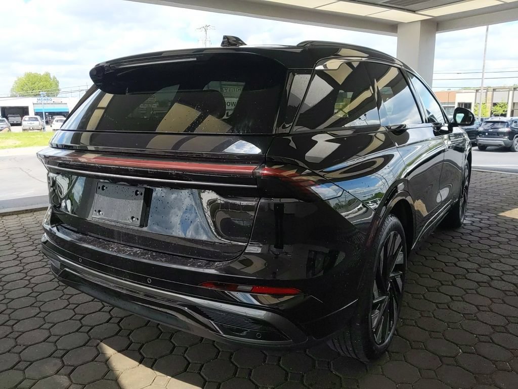 Certified 2025 Lincoln Nautilus Black Label w/ Jet Appearance Package AWD/4WD image 6