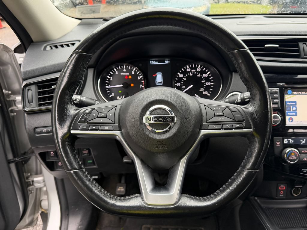 Used 2017 Nissan Rogue SL AWD/4WD image 24