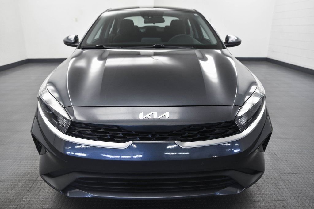 Used 2022 Kia Forte LXS image 2