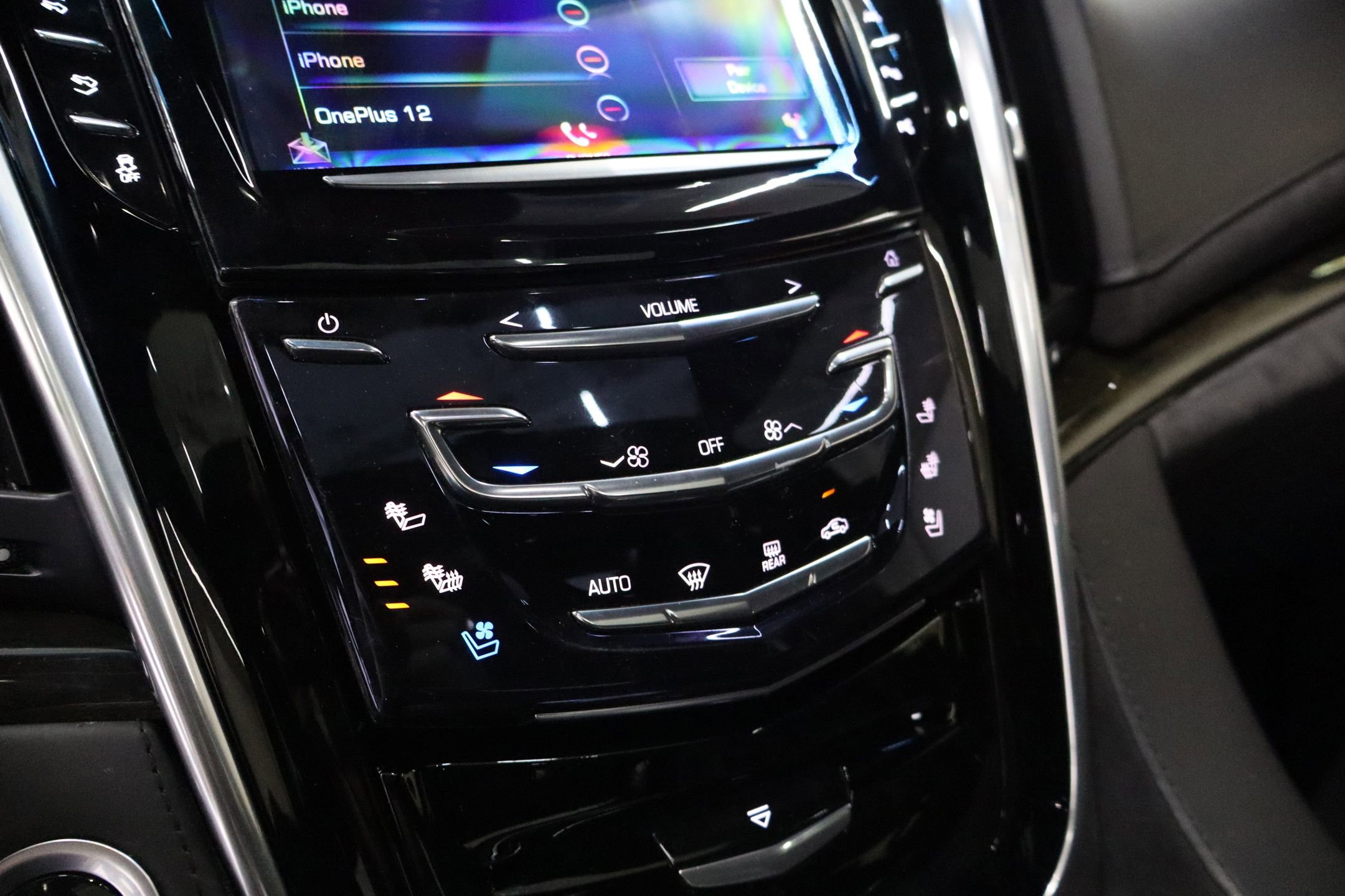 Used 2020 Cadillac Escalade Platinum image 23