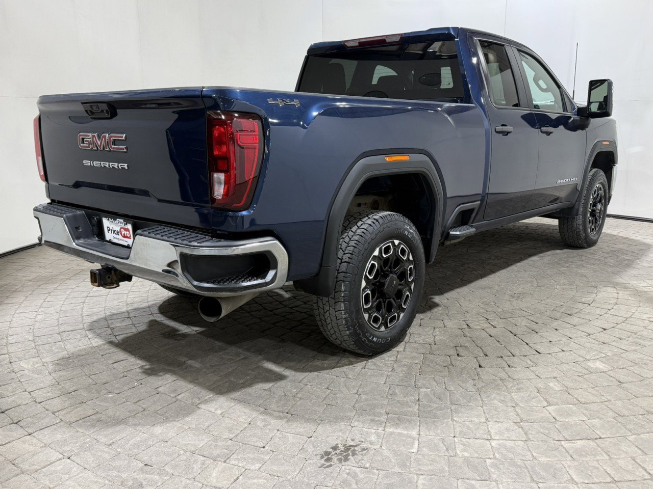Used 2022 GMC Sierra 2500 Pro w/ Convenience Package image 9