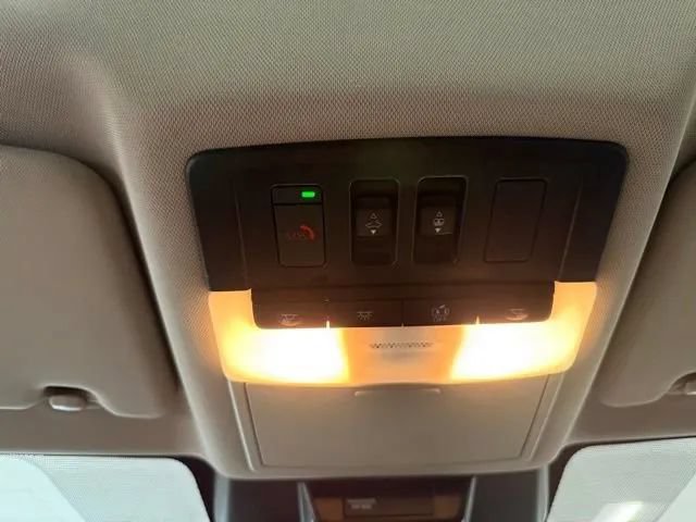 Used 2023 Nissan Rogue SL w/ SL Premium Package FWD image 19