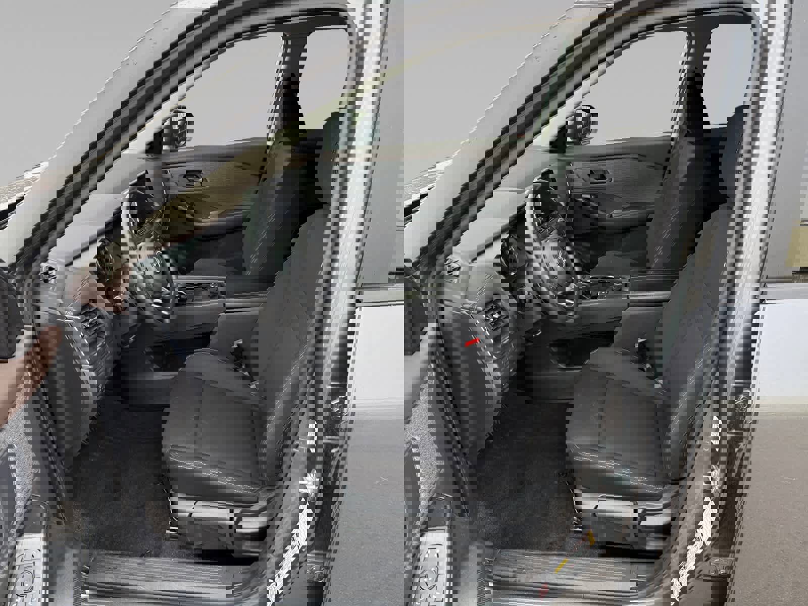 Used 2023 Nissan Rogue S image 9