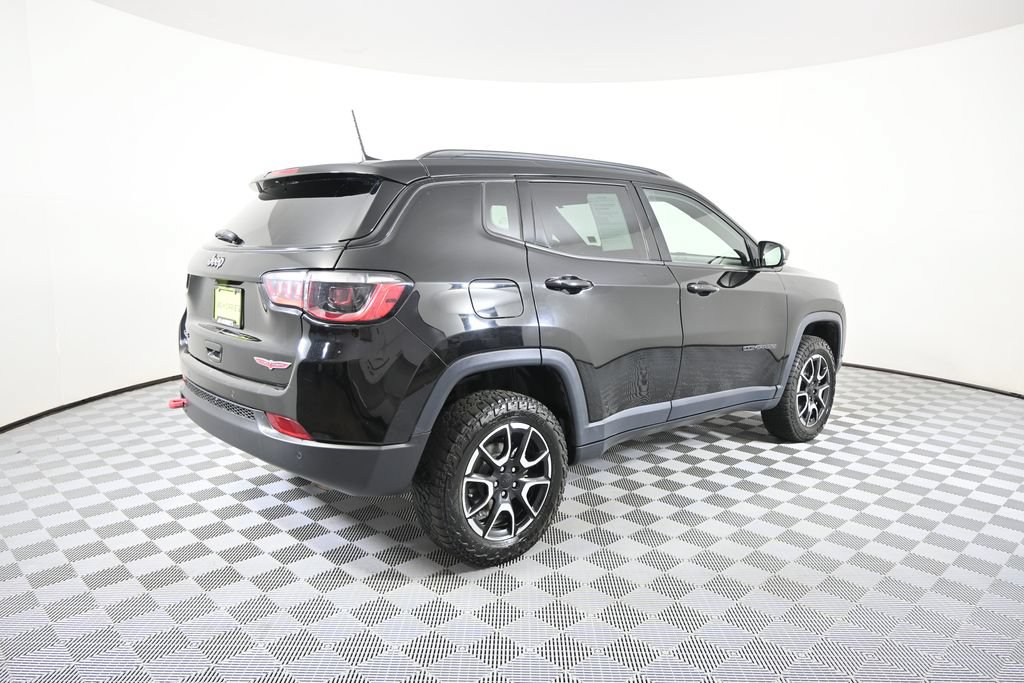 Used 2024 Jeep Compass Trailhawk AWD/4WD image 6