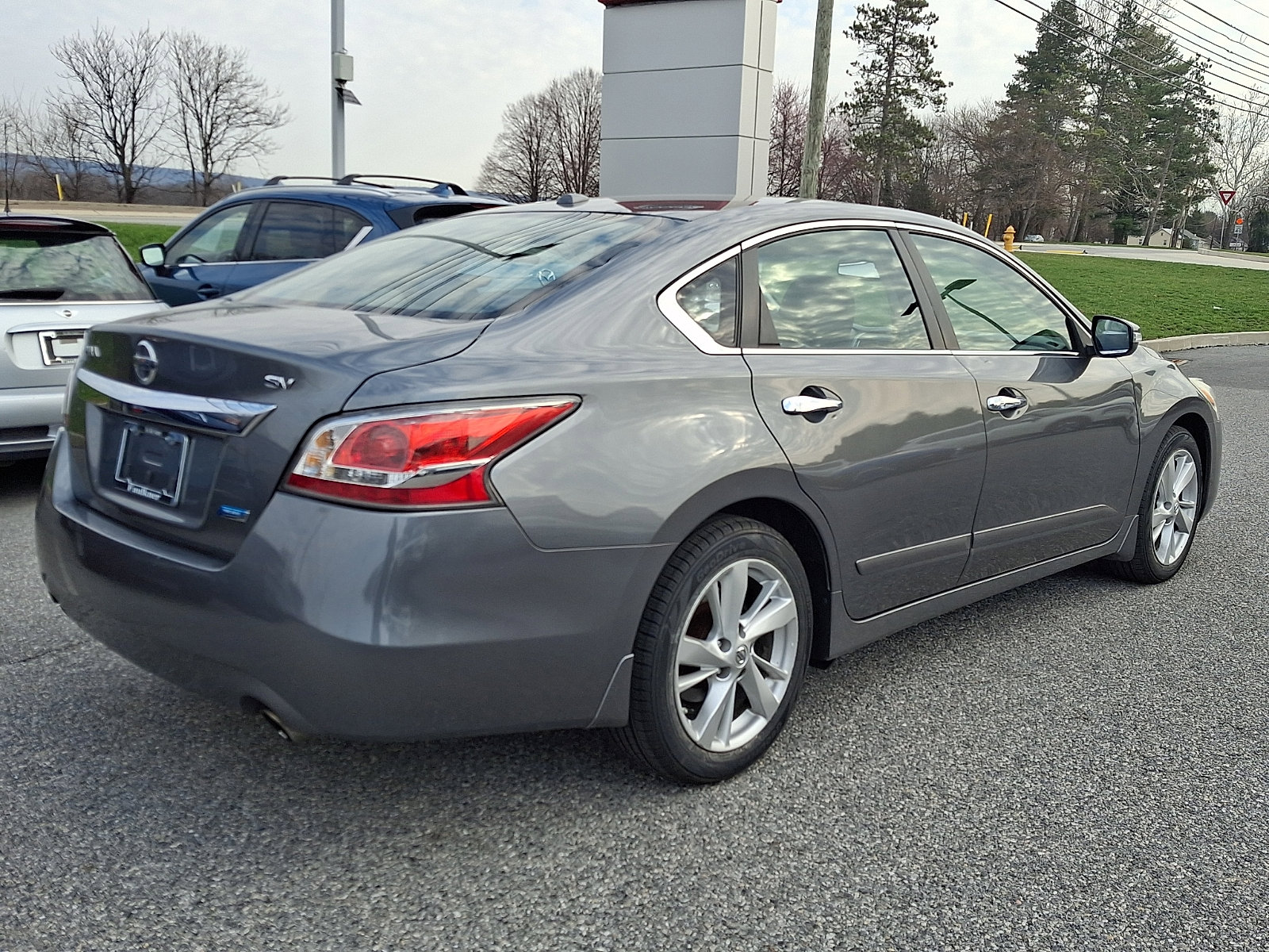 Used 2014 Nissan Altima 2.5 SV w/ Convenience Package image 7