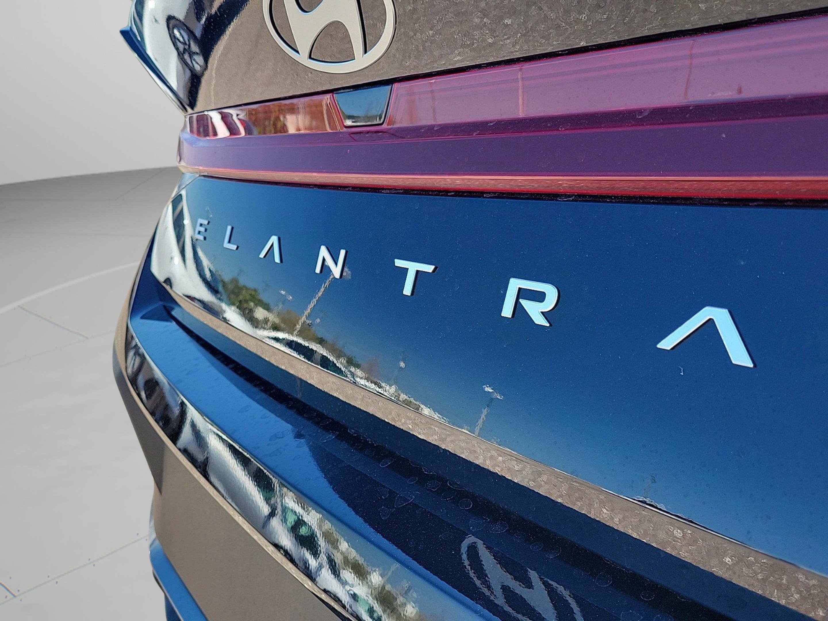 New 2026 Hyundai Elantra SE image 28