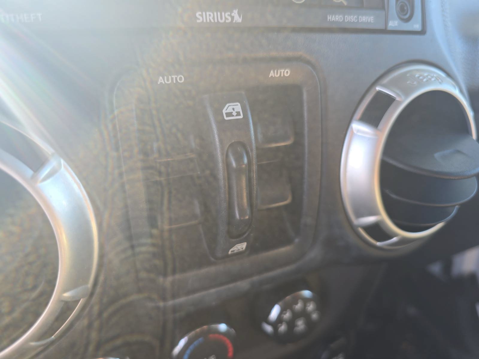 Used 2017 Jeep Wrangler Unlimited Rubicon w/ Connectivity Group AWD/4WD image 25