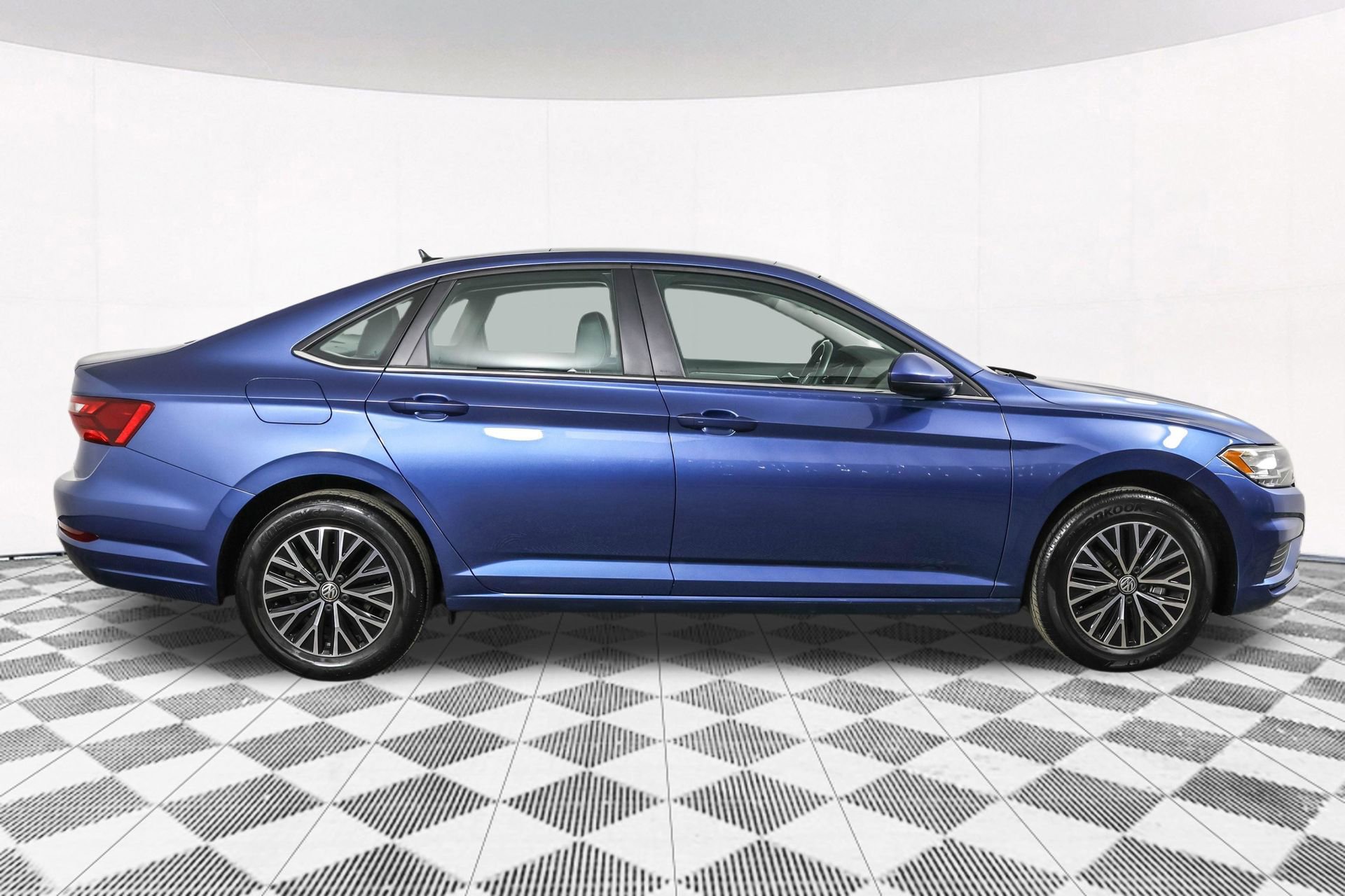 Used 2021 Volkswagen Jetta SE image 12