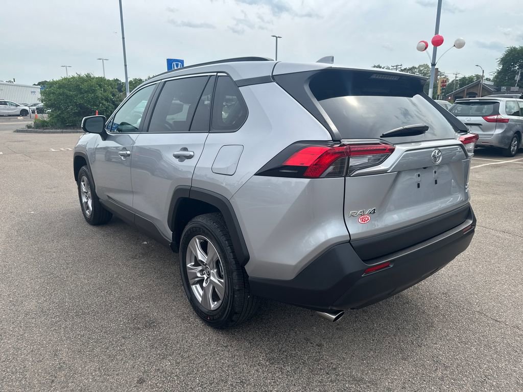 Used 2025 Toyota RAV4 XLE AWD/4WD image 5