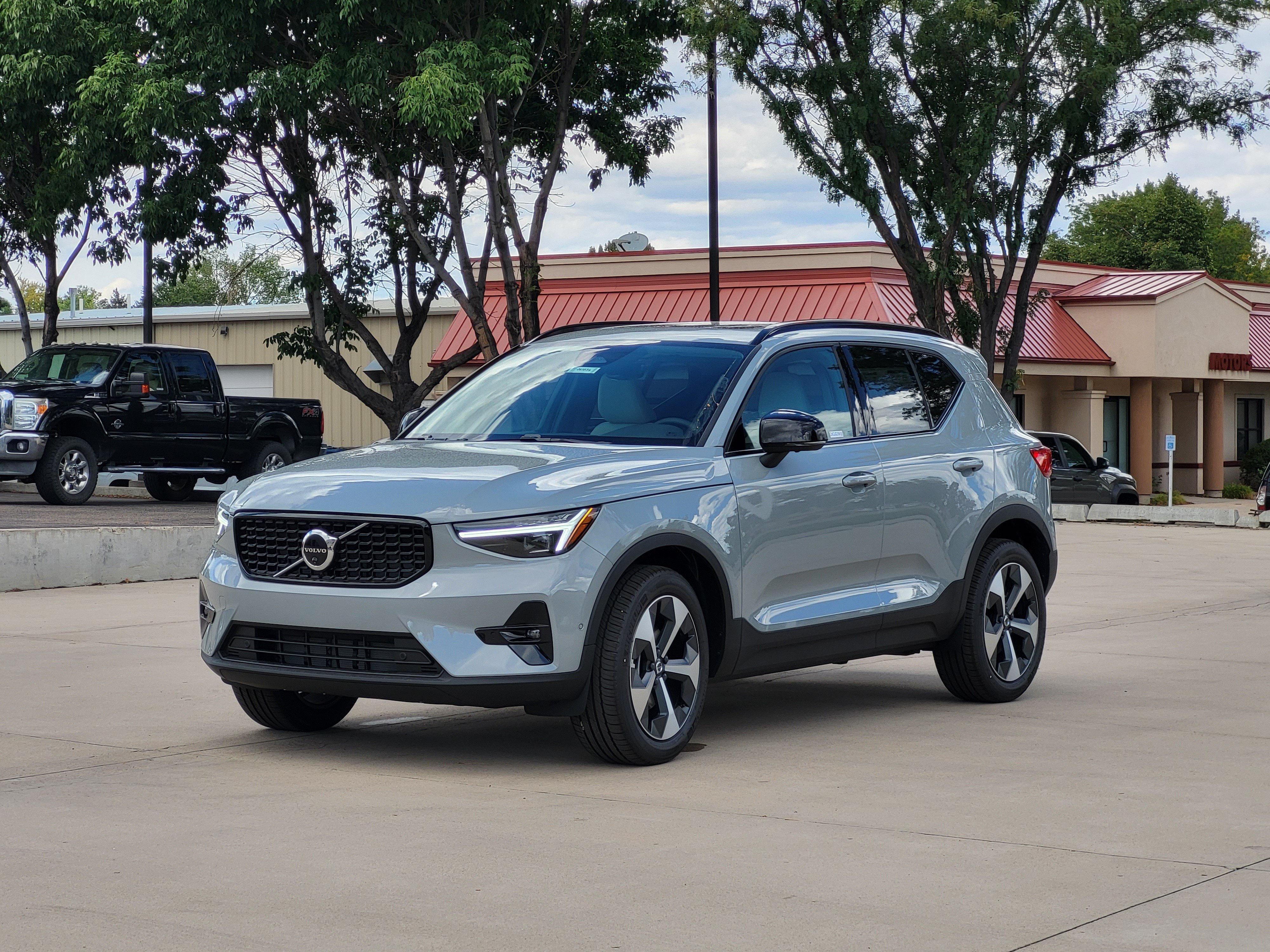 New 2026 Volvo XC40 B5 Plus w/ Protection Package Premier AWD/4WD image 2