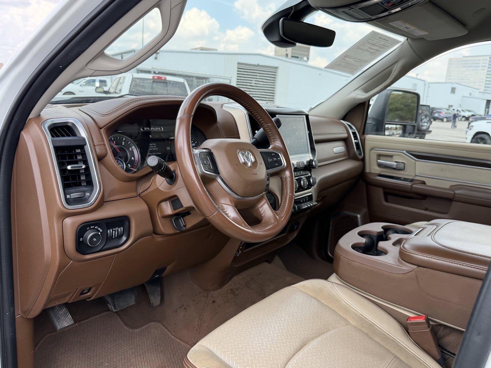 Used 2023 RAM 3500 Laramie AWD/4WD image 16