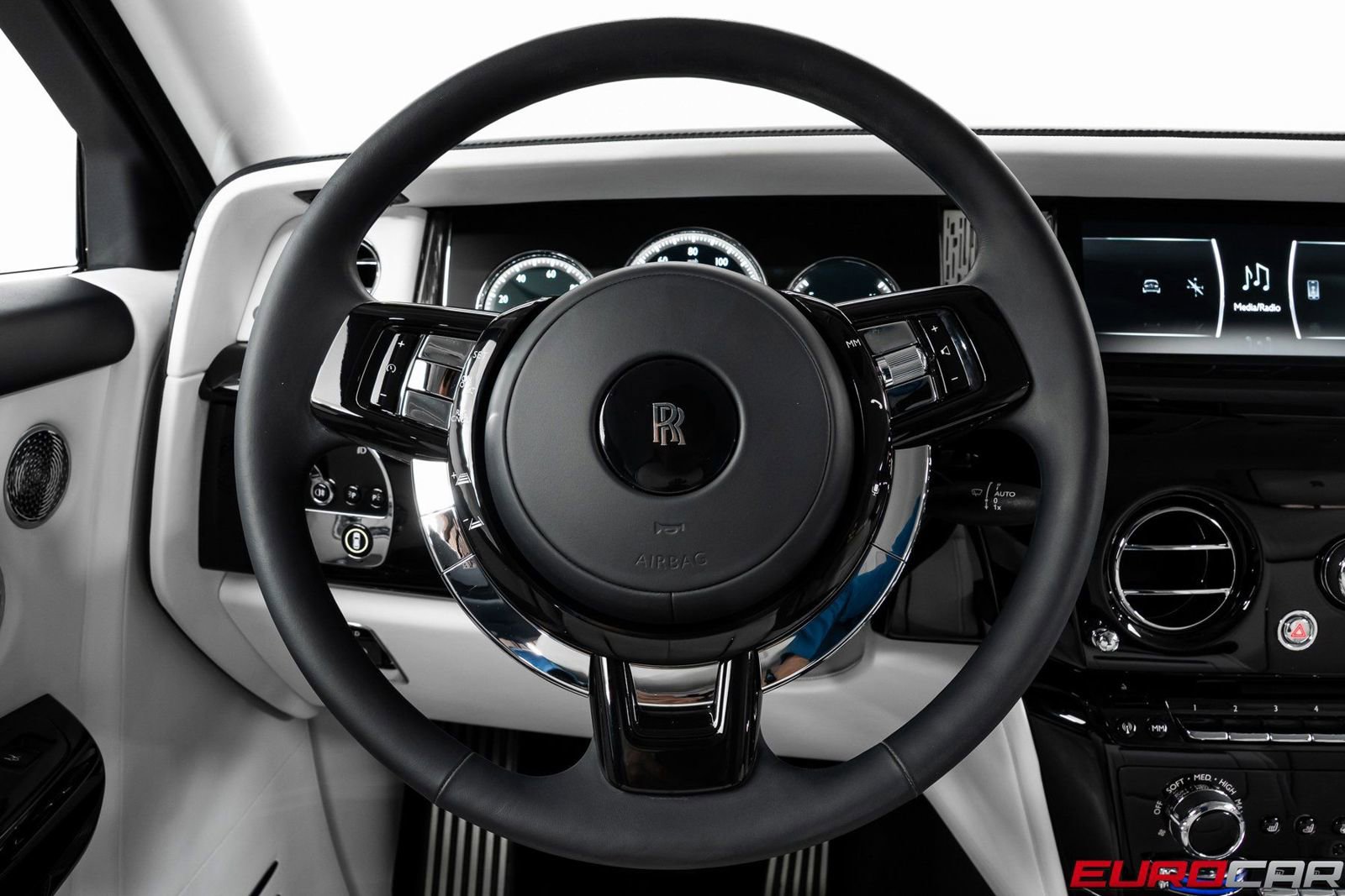 Used 2023 Rolls-Royce Phantom Sedan w/ The Phantom Package image 28