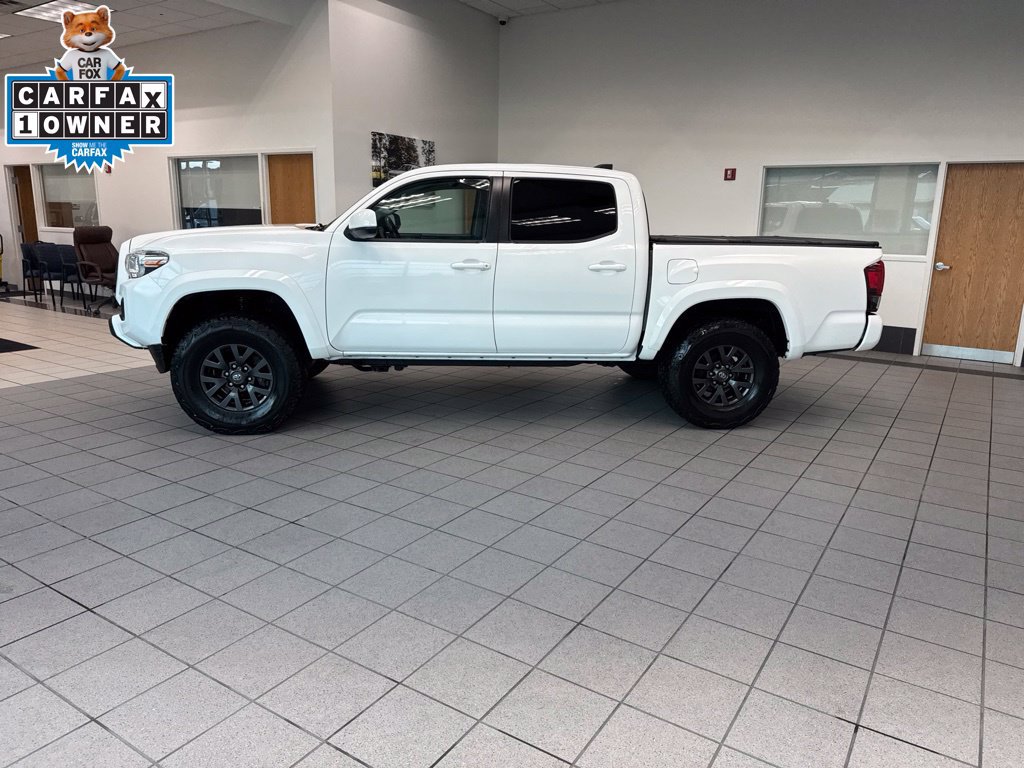 Used 2022 Toyota Tacoma SR5 AWD/4WD image 9