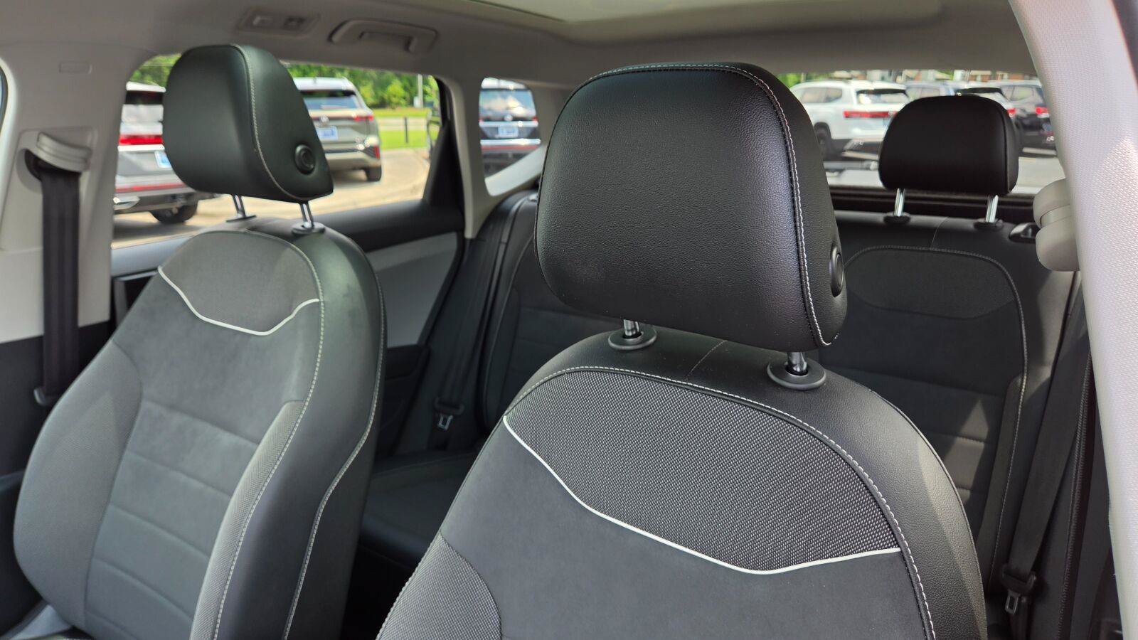 Certified 2023 Volkswagen Taos SE w/ Panoramic Sunroof Package FWD image 44