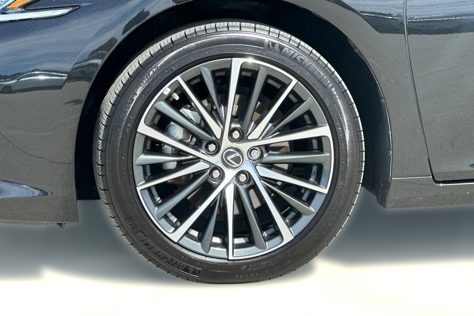 Used 2025 Lexus ES 300h w/ Premium Package image 11