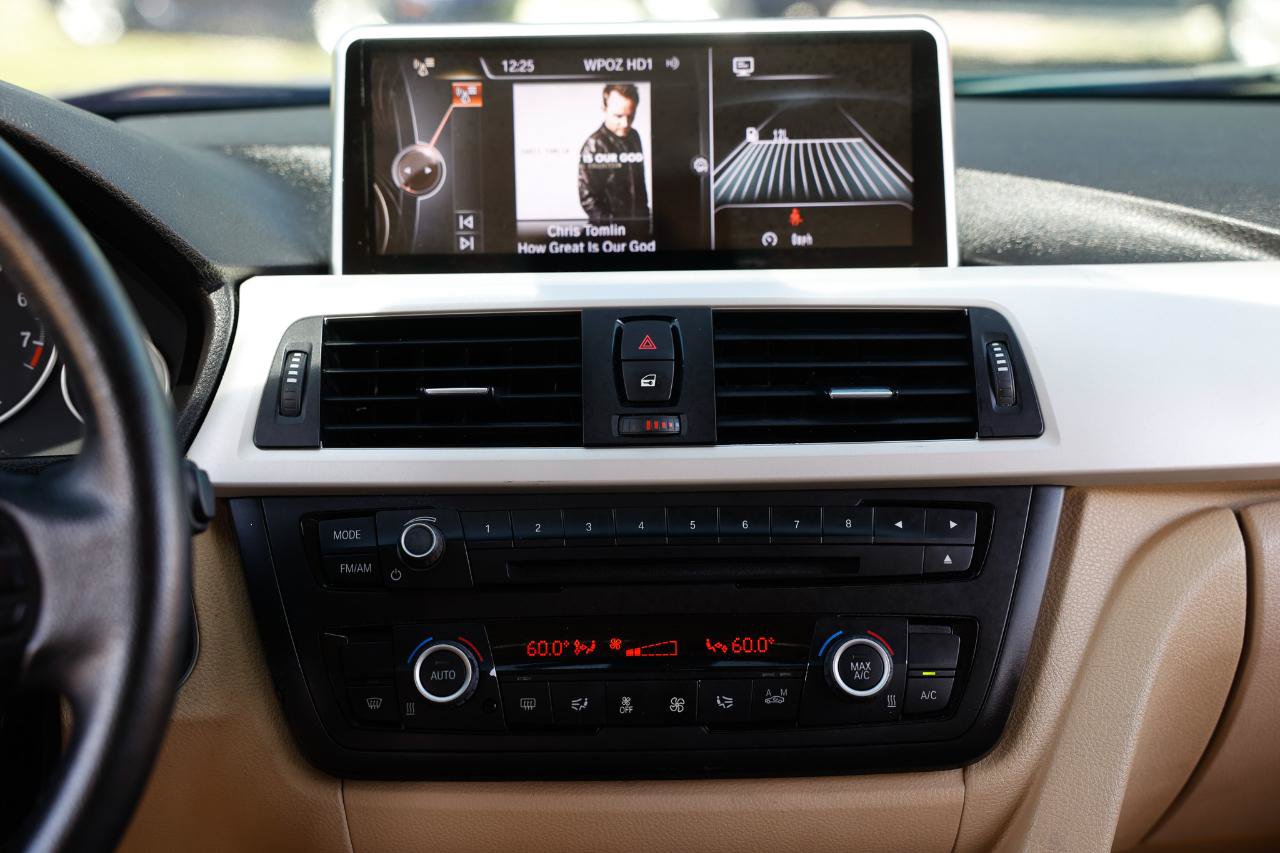 Used 2015 BMW 320i Sedan RWD image 35