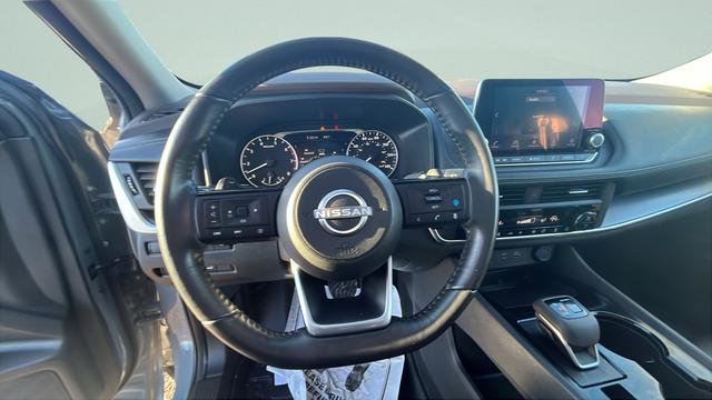 Used 2023 Nissan Rogue SV w/ SV Premium B Package image 13