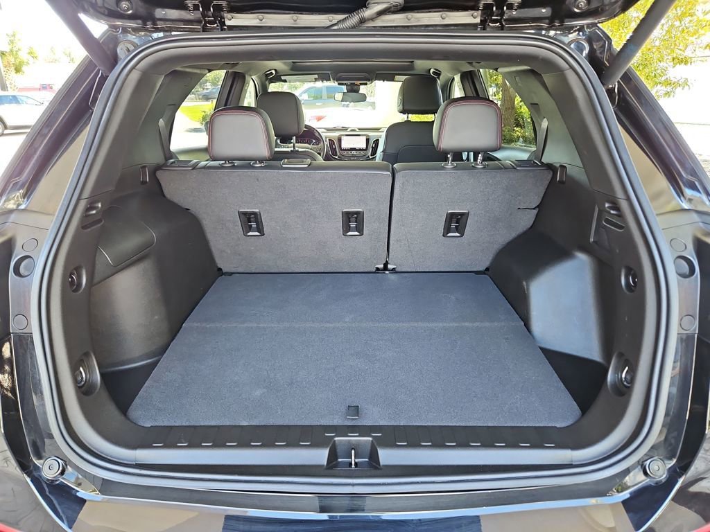 Used 2022 Chevrolet Equinox RS w/ RS Leather Package image 32