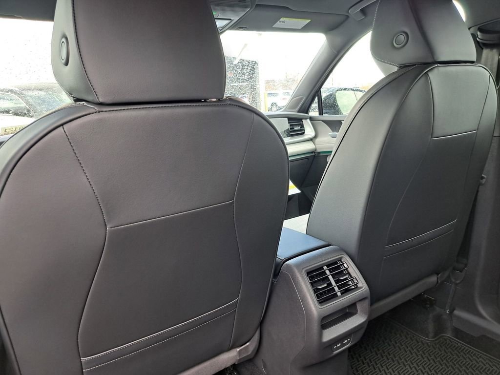 New 2026 Volkswagen Tiguan SE R-Line image 21