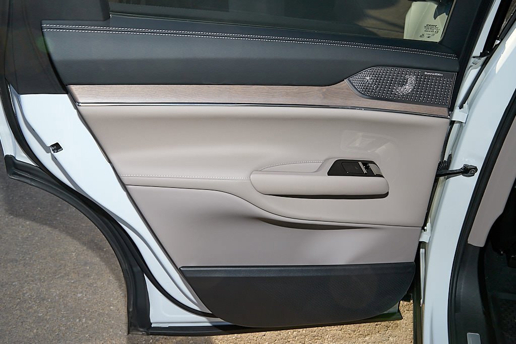 New 2025 Volvo EX90 Ultra image 17