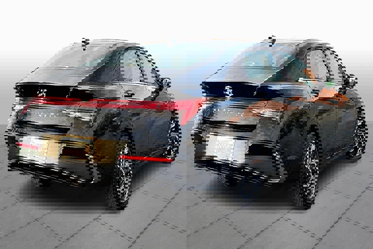 Used 2024 Hyundai Elantra SEL w/ Convenience Package image 12