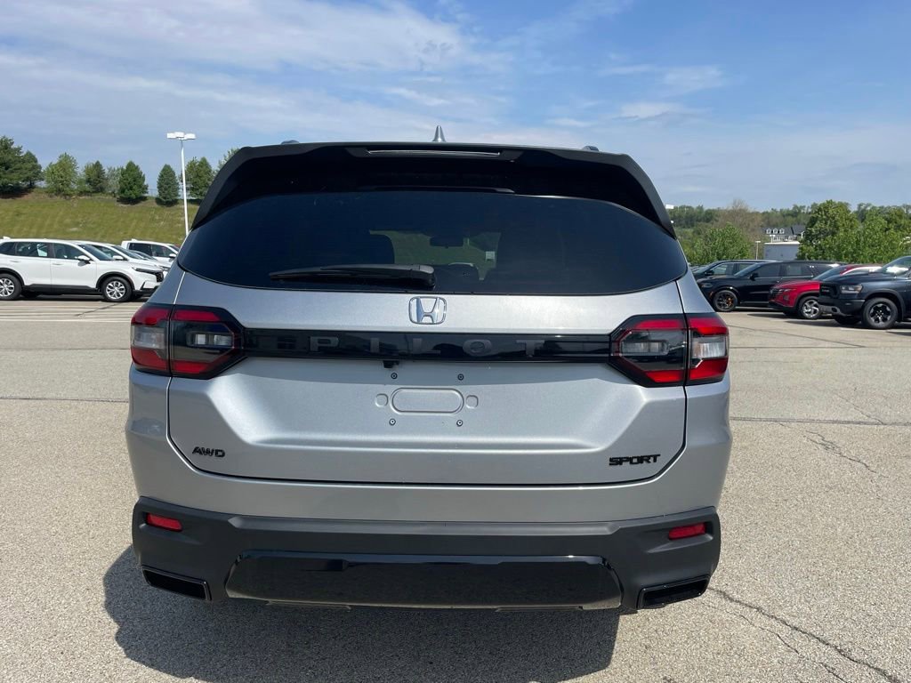 New 2026 Honda Pilot Sport image 4