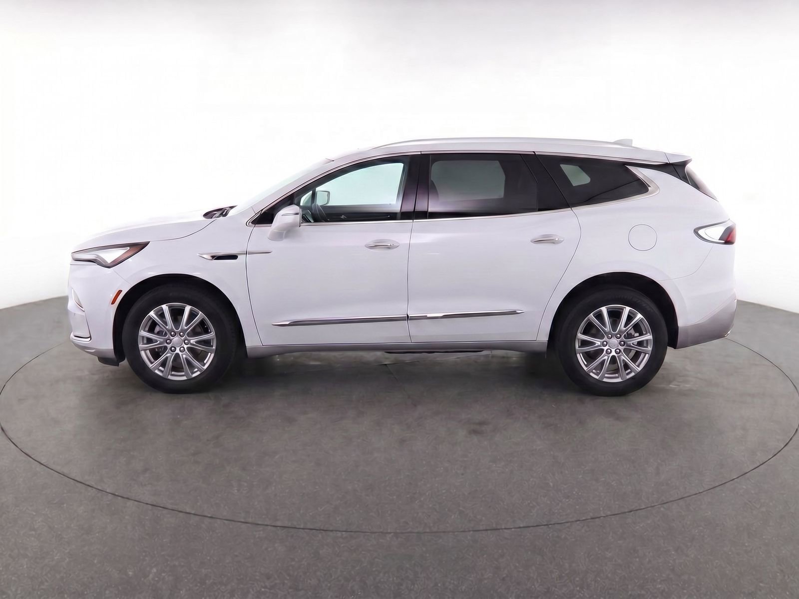Certified 2022 Buick Enclave Essence w/ Experience Buick Package FWD image 2
