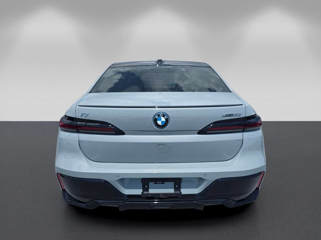 Used 2023 BMW i7 xDrive60 AWD/4WD image 5