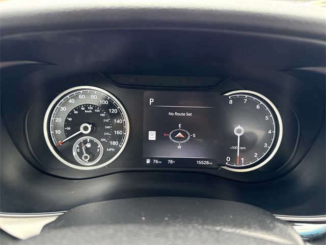 Used 2025 Genesis G70 2.5T image 36