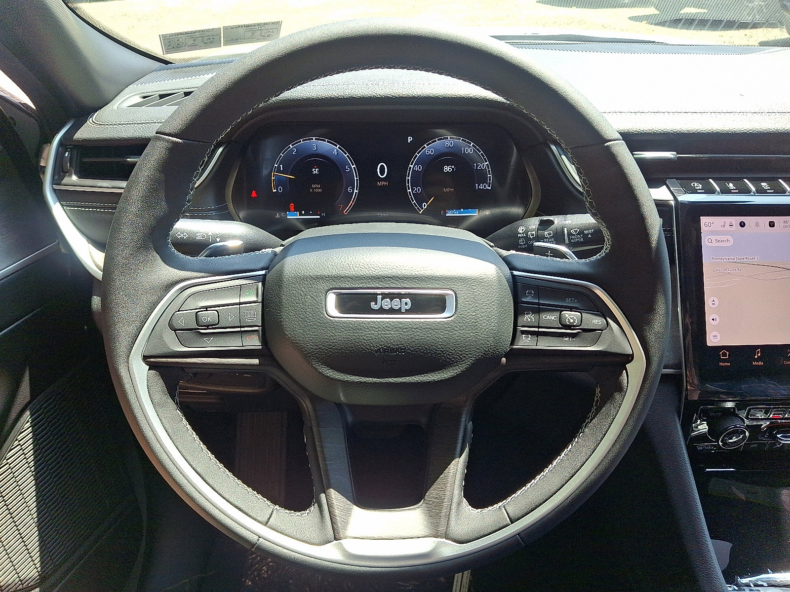 New 2025 Jeep Grand Cherokee Limited image 15