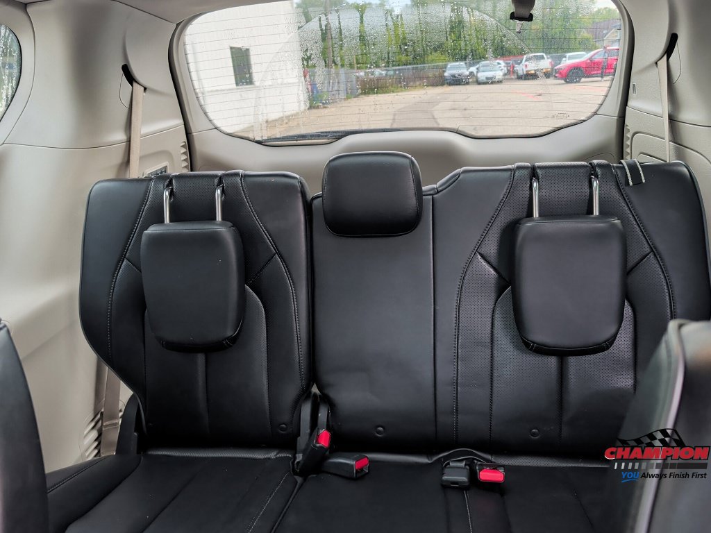 Used 2017 Chrysler Pacifica Limited FWD image 18