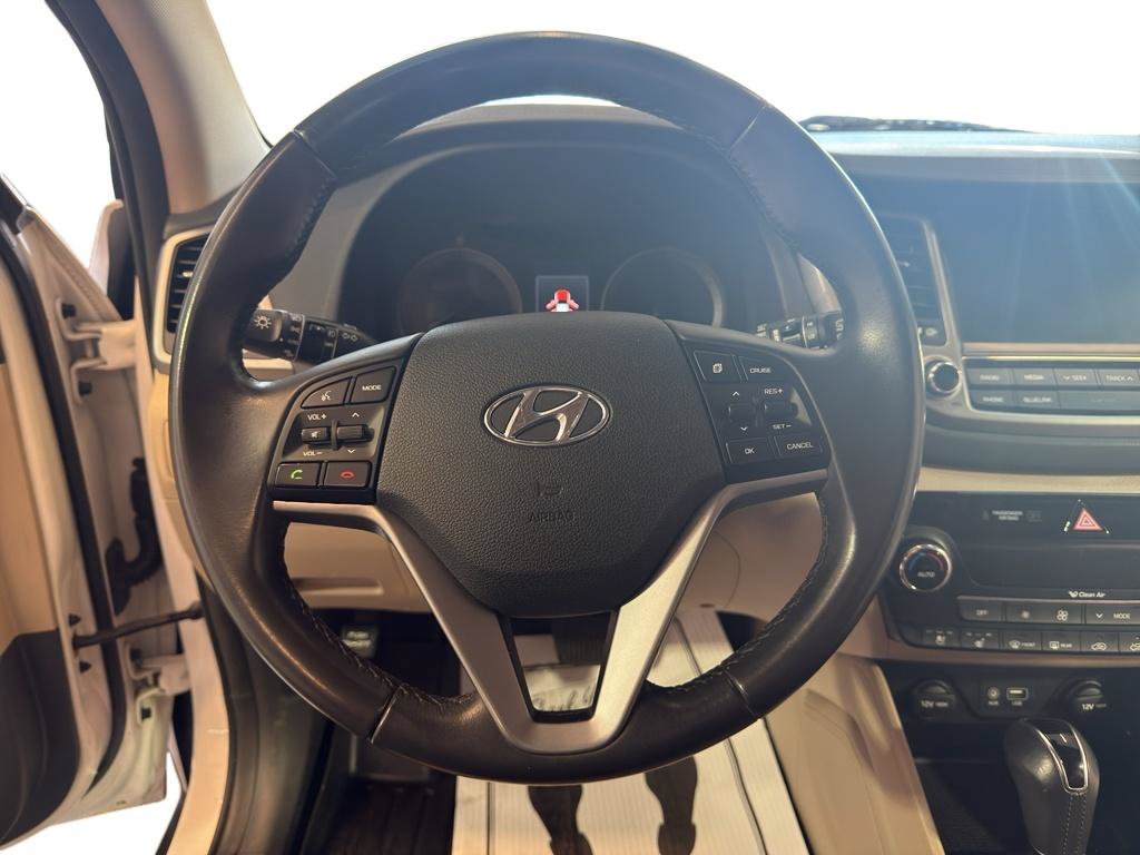 Used 2016 Hyundai Tucson Limited w/ Option Group 03 AWD/4WD image 17