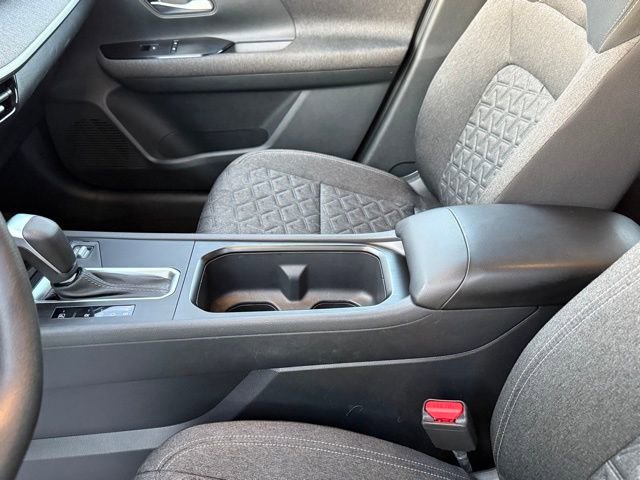 Used 2025 Nissan Kicks SV FWD image 23