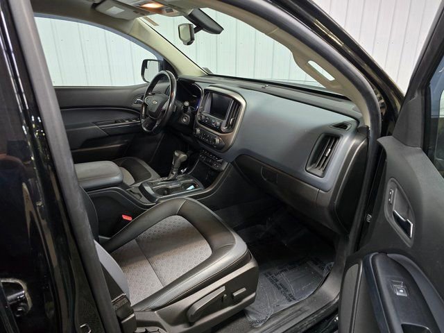 Used 2020 Chevrolet Colorado Z71 w/ Z71 Midnight Edition image 23