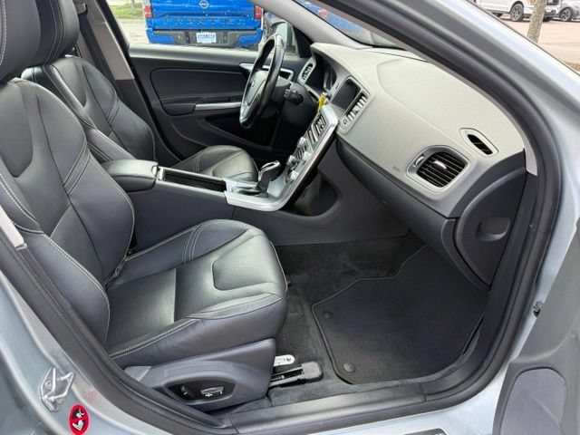 Used 2018 Volvo V60 T5 Dynamic FWD image 28
