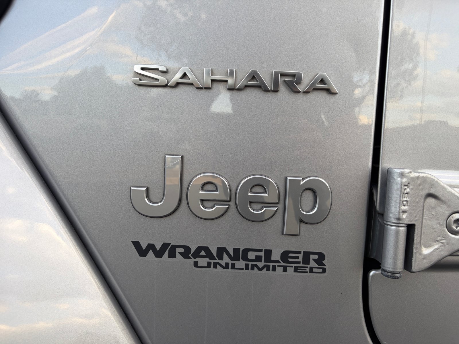 Used 2020 Jeep Wrangler Unlimited Sahara AWD/4WD image 25