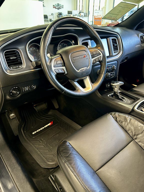 Used 2016 Dodge Charger R/T w/ Plus Group RWD image 13