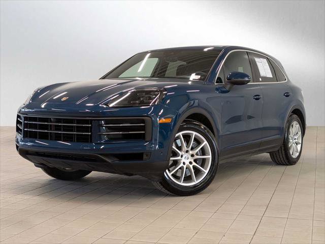Used 2025 Porsche Cayenne AWD/4WD image 1