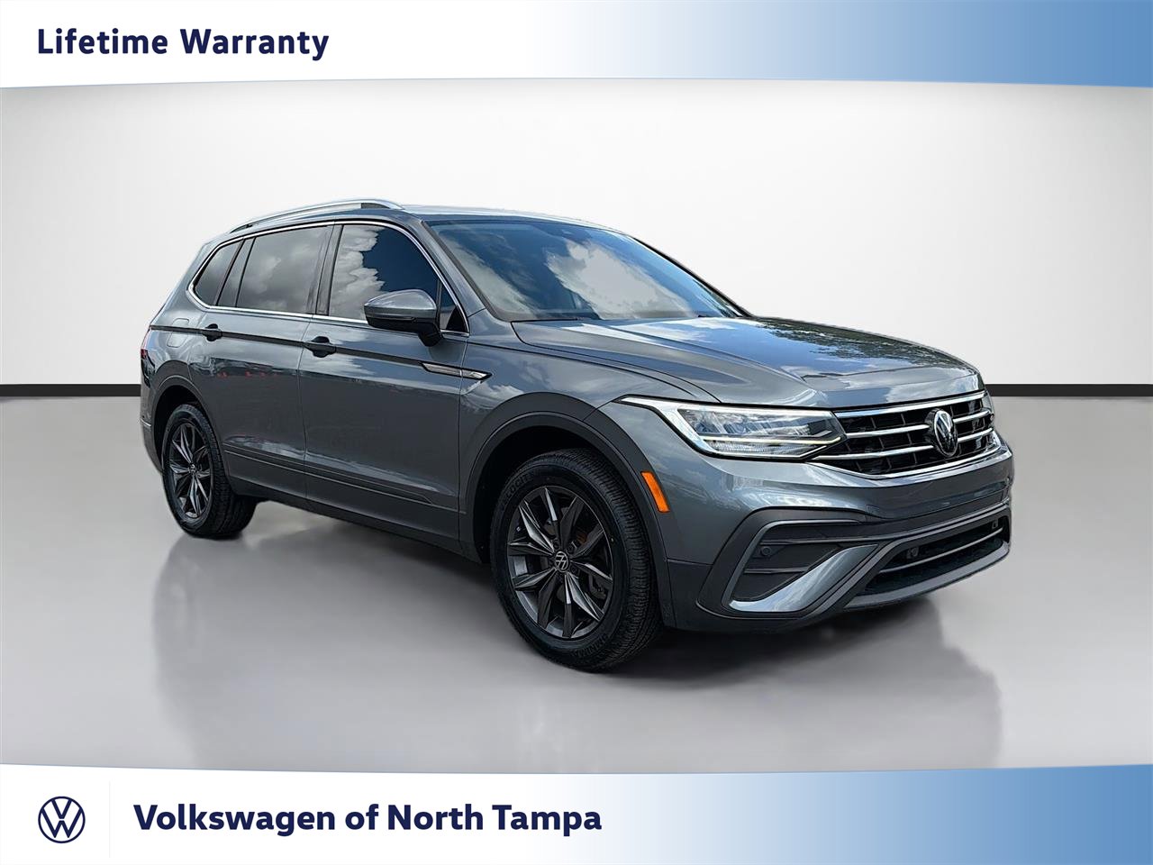 Used 2022 Volkswagen Tiguan SE image 1