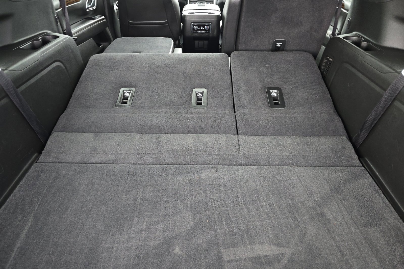 Used 2021 Chevrolet Suburban Premier w/ Premium Package image 16