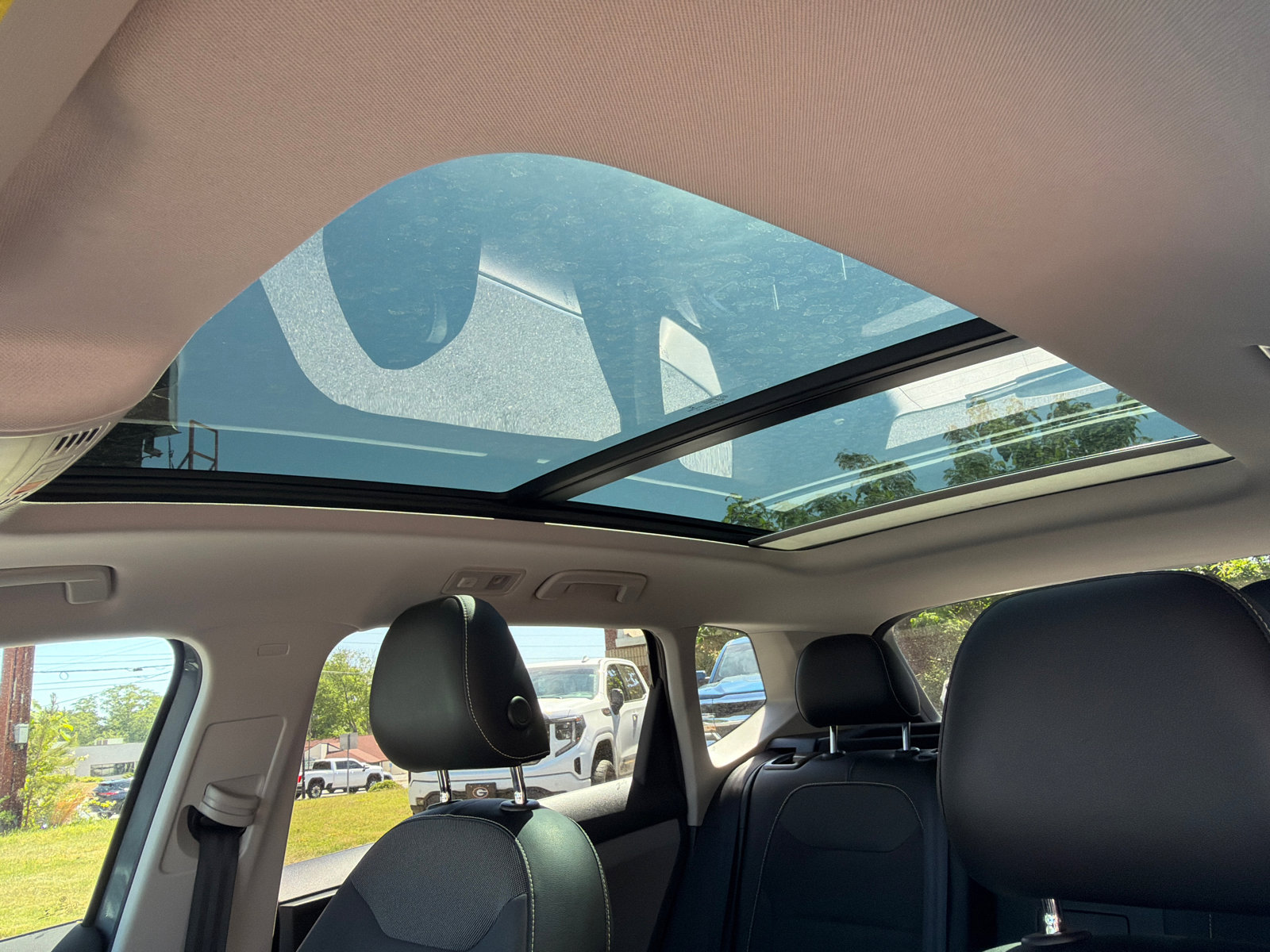Used 2022 Volkswagen Taos SE w/ Panoramic Sunroof Package image 33