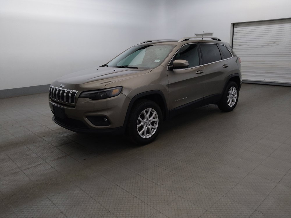 Used 2019 Jeep Cherokee Latitude Plus w/ Cold Weather Group AWD/4WD image 2
