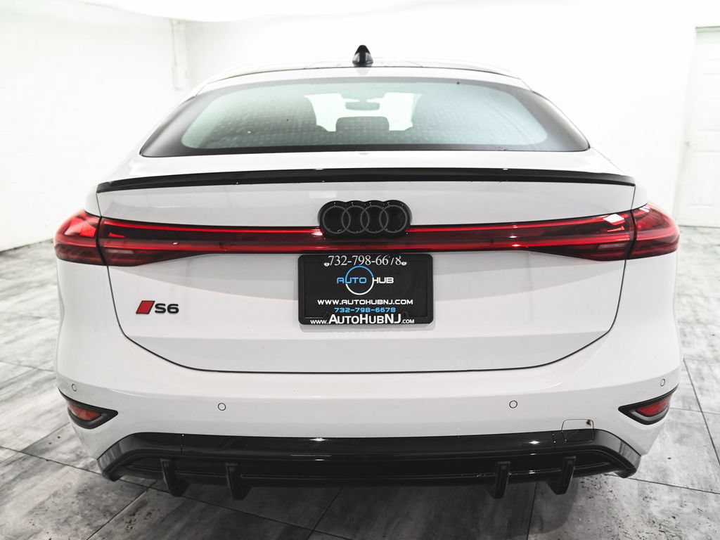 Used 2025 Audi S6 e-tron Prestige w/ 21" Black Optic Package AWD/4WD image 5