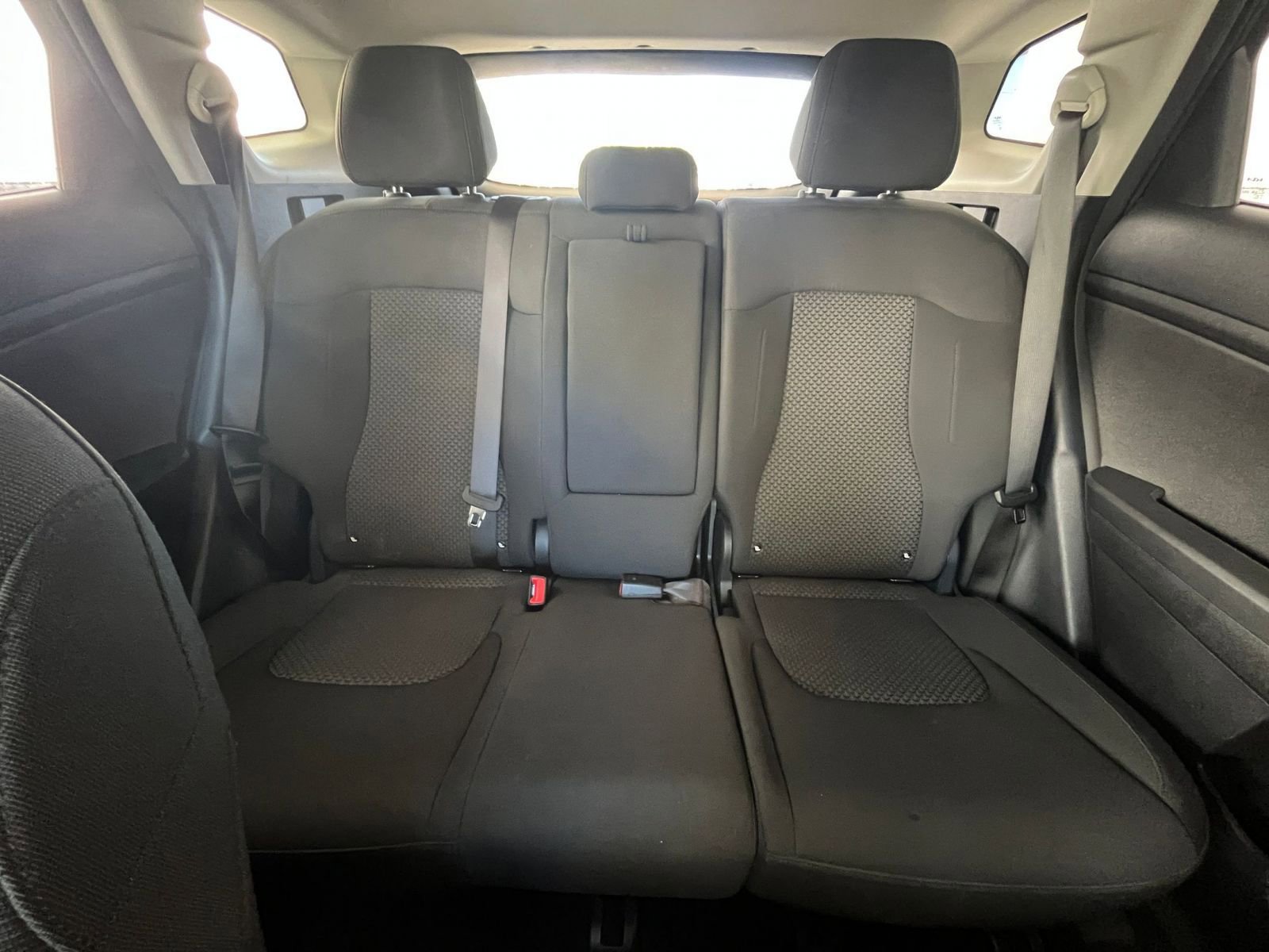 Used 2025 Kia Sportage LX image 37