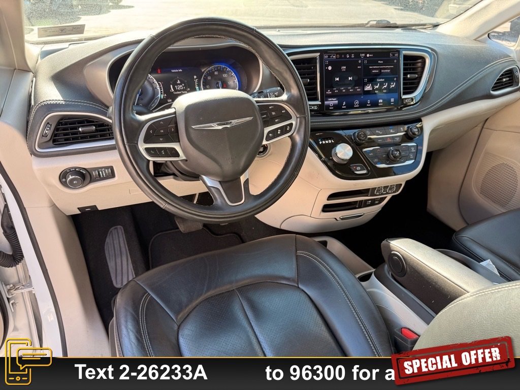 Used 2022 Chrysler Pacifica Touring-L image 12