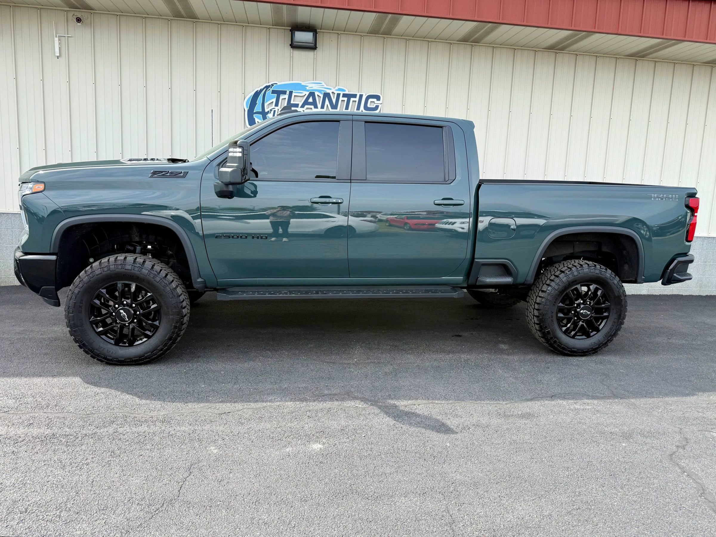Used 2025 Chevrolet Silverado 2500 LT w/ Trail Boss Package image 2